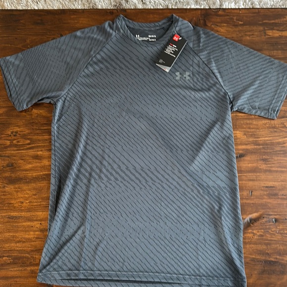 Under Armour men’s shirt. - Picture 1 of 3